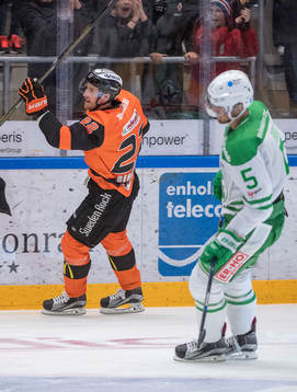 Karlskronas Alexander Bergström jublar