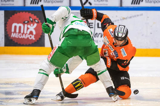 Karlskronas Joel Kellman och Rögles Sebastian Wännström