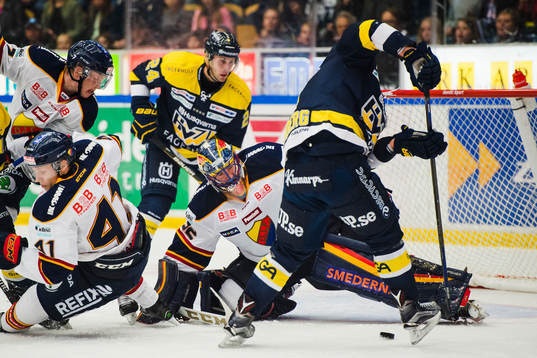 Djurgårdens Alexander Falk, Emil Johansson och målvakt