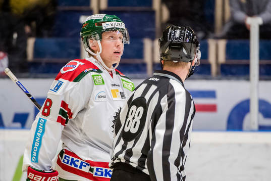 Frölundas John Nyberg blir utvisad 2 minuter