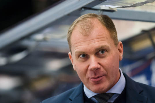 s tränare Johan Lindbom