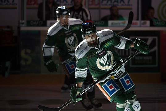 Färjestads Milan Gulas innan ishockeymatchen i SHL mellan