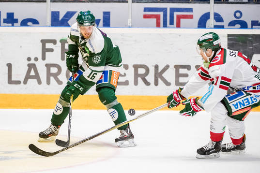 Färjestads Alexander Johansson och Frölundas Mats Rosseli