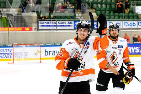 Karlskronas Joel Kellman jublar