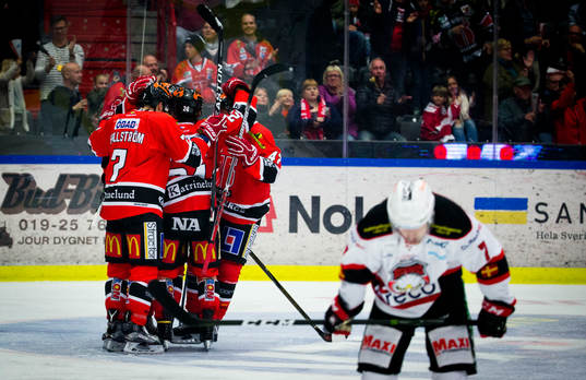 Örebros Anders Eriksson gör 4-1 och jublar och i