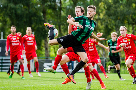 Bläddra bland fler bilder av Fotboll, Division 2, Högaborg - Torslanda