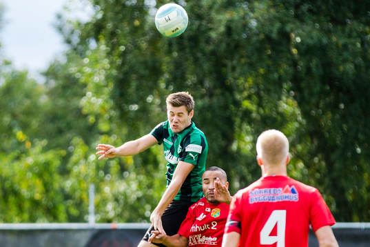 Högaborgs Erik Andersson i nickduell