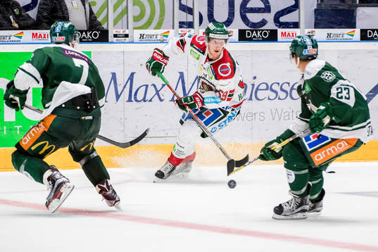 Frölundas Simon Hjalmarsson och Färjestads Tim Stapleton