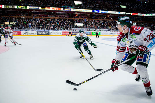 Färjestads Rasmus Asplund och Frölundas Johan Sundström