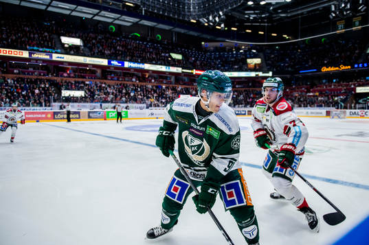Färjestads Björn Svensson och Frölundas Henrik Tömmernes