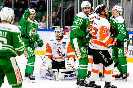 Karlskronas målvakt Johannes Jönsson deppar