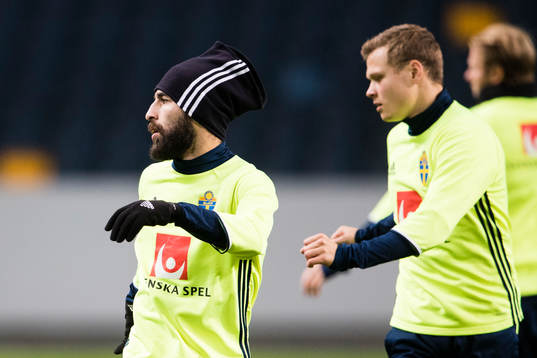 Sveriges Jimmy Durmaz och Viktor Claesson