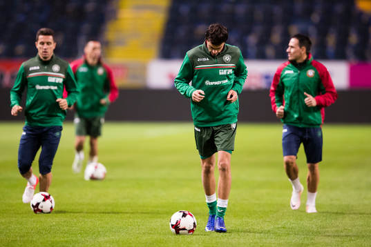 Bulgariens spelare värmer upp