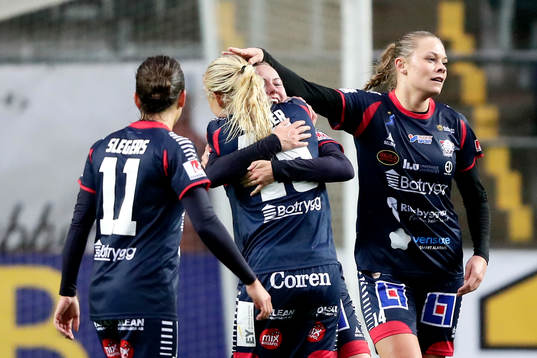 Linköpings Kristine Minde jublar med lagkamraterna