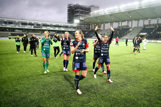 Linköpings Magdalena Ericsson och målvakt Cajsa Andersson