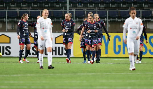 Linköping med Kristine Minde längst till vänster jublar
