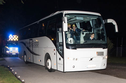 LB07 blev eskorterade av brandkåren när det var dags för