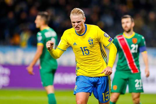 Sveriges Oscar Hiljemark jublar