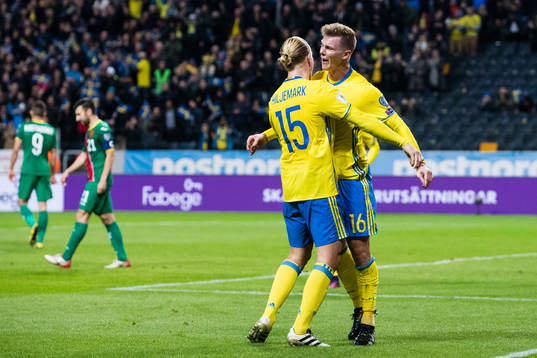 Sveriges Oscar Hiljemark jublar