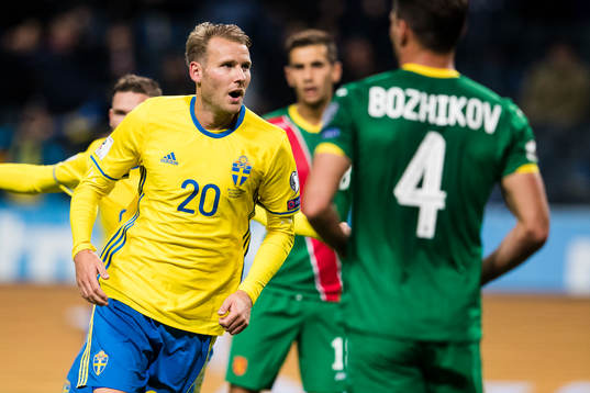 Sveriges Ola Toivonen jublar