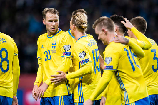 Sveriges Ola Toivonen och Oscar Hiljemark