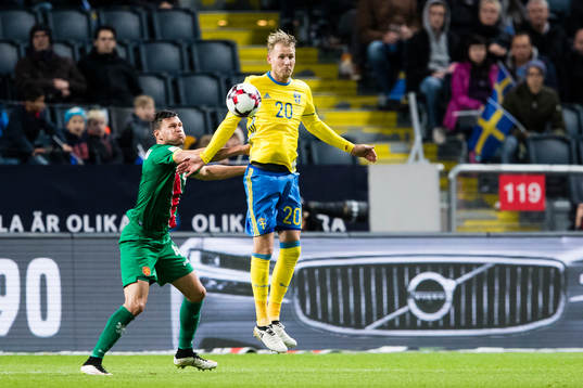 Bulgariens Vasil Bozhikov och Sveriges Ola Toivonen