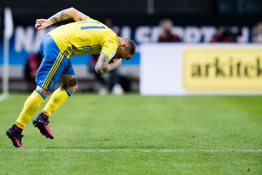 Sveriges John Guidetti kommer in på planen