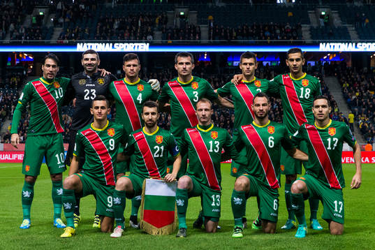 Bulgariens startelva innan fotbollsmatchen i VM-kvalet
