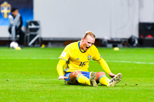 Sveriges Oscar Hiljemark reagerar