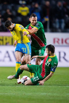 Bulgariens Simeon Slavchev och Svetoslav Dyakov  försöker