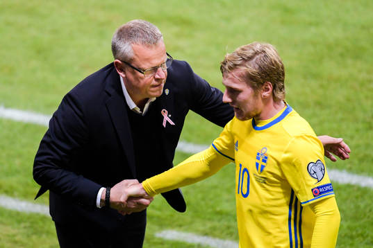 Sveriges Emil Forsberg blir utbytt av Sveriges