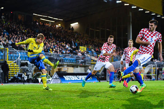 Sveriges Simon Tibbling  och Kroatiens Josip Elez