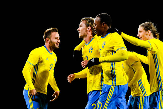Sveriges spelare jublar