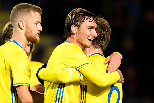 Sveriges Linus Wahlqvist och Simon Tibbling   jublar