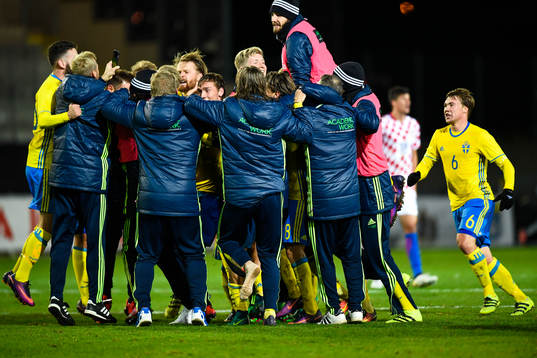 Sveriges spelare jublar