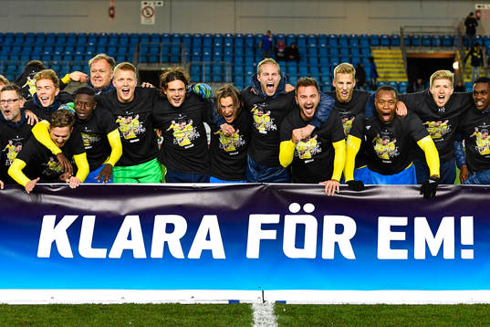 Sveriges spelare jublar