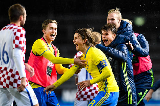 Sveriges Kristoffer Olsson och Melker Hallberg jublar
