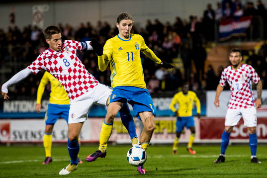 Sveriges Pawel Cibicki mot Kroatiens Mario Pasalic