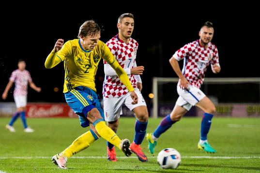 Sveriges Linus Wahlqvist och Kroatiens Nikola Vlasic
