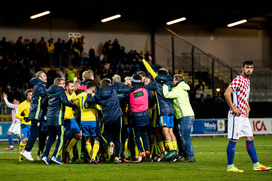Sveriges spelare jublar