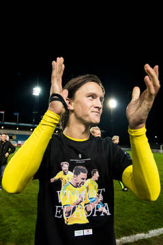 Sveriges Kristoffer Olsson tackar publiken