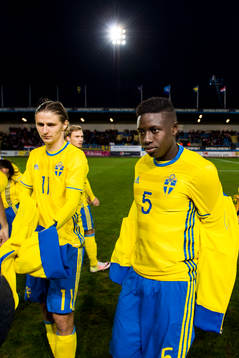 Sveriges Pawel Cibicki och Pa Konate