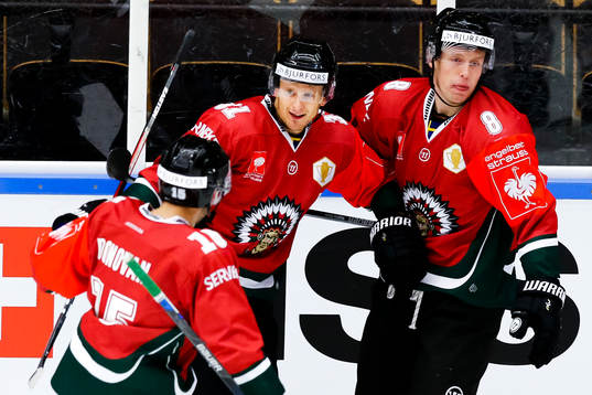 Frölundas Nicklas Lasu och John Nyberg jublar