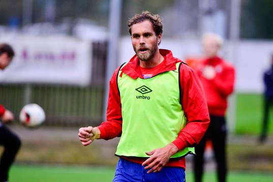 Johan Elmander innan U21 matchen mellan ÖIS och GAIS