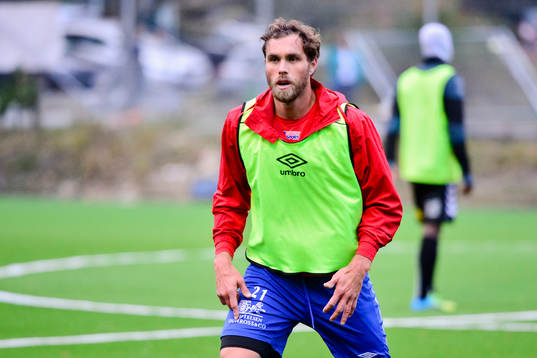 Johan Elmander innan U21 matchen mellan ÖIS och GAIS