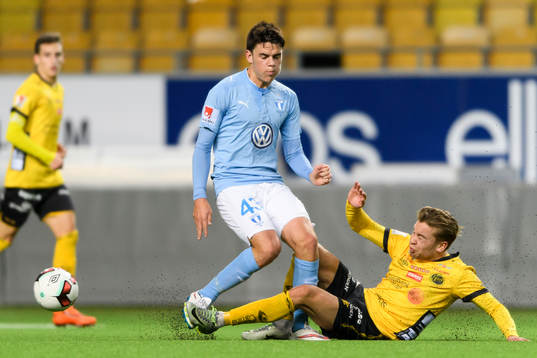 Elfsborgs Thomas Kind Bendiksen och Malmö FFs Samuel Adrian