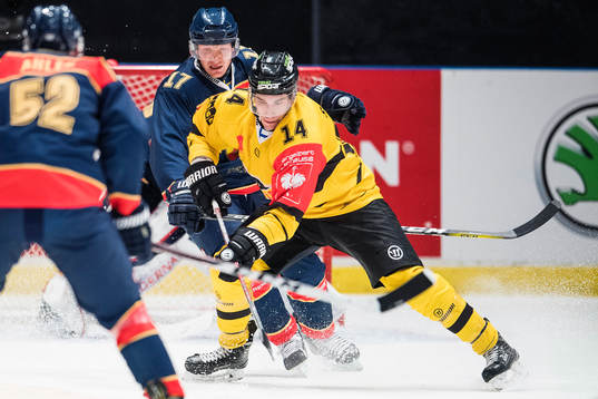 Djurgårdens Henrik Eriksson och KalPas Balazs Sebok
