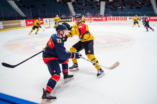 Djurgårdens Jonathan Davidsson och KalPas Matias Myttynen