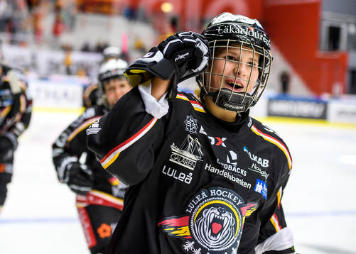 Luleås Christa Alanko jublar