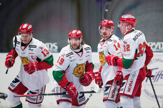 Moras spelare med Alex Aleardi, Kevin Gagné och Matias